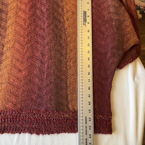 Dressbarn Women Sweatshirt PETITE M Burgundy Chevron Short Sleeve Turtleneck - Picture 6 of 9